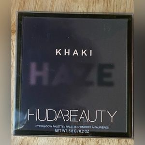 Huda beauty khaki eyeshadow palette. New.